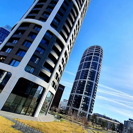 アパート Sky Park Centre 1br High Fl - Free Parking ブラチスラヴァ