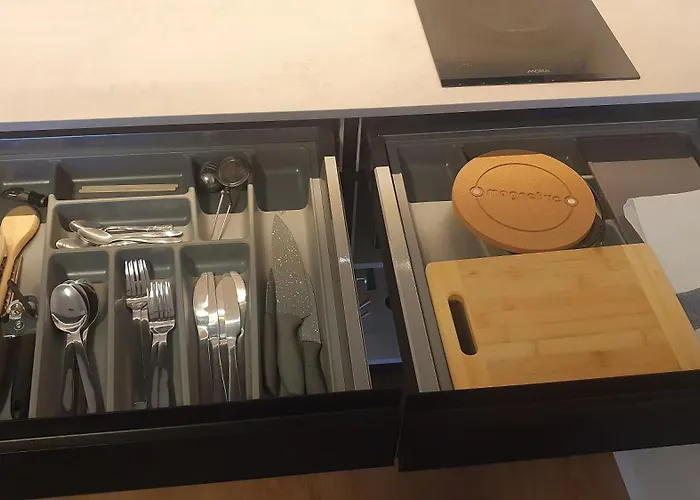 Sky Park Centre 1br High Fl - Free Parking