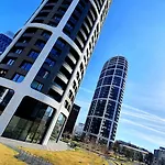 דירה Sky Park Centre 1br High Fl - Free Parking ברטיסלאבה