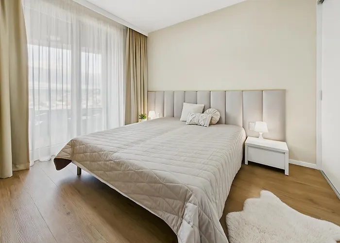 Sky Park Centre 1br High Fl - Free Parking דירה ברטיסלאבה