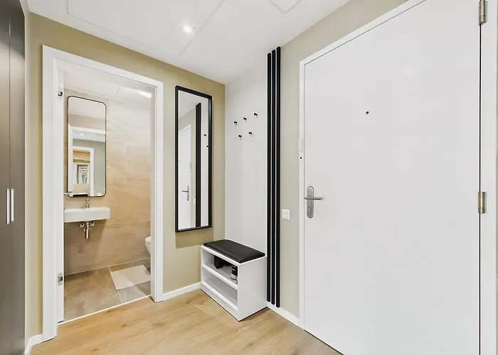 Sky Park Centre 1br High Fl - Free Parking * ברטיסלאבה