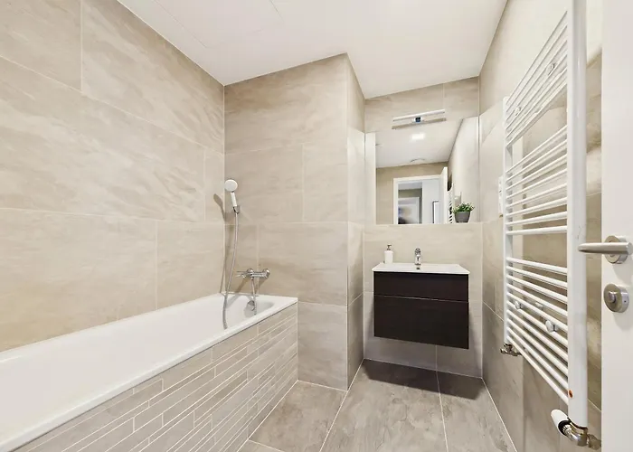 דירה Sky Park Centre 1br High Fl - Free Parking *